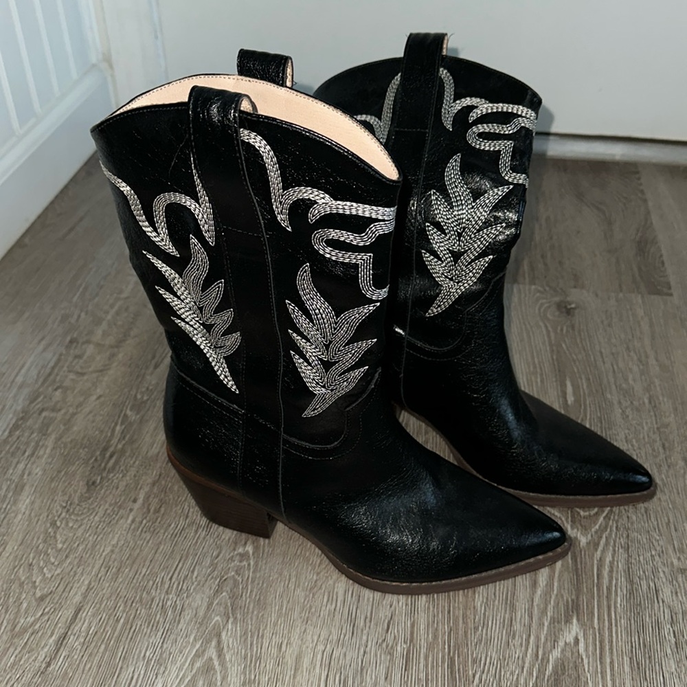 Women’s vegan leather western boots
